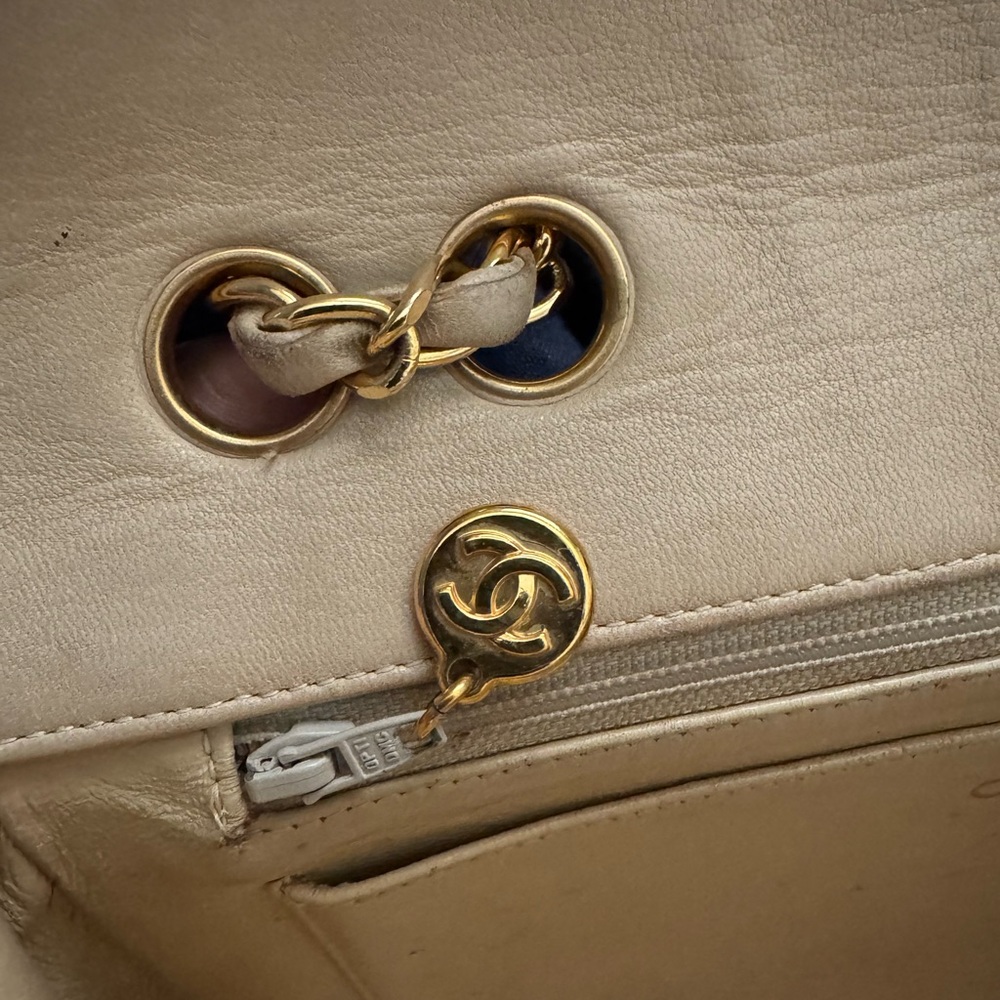 Chanel Beige Quilted CC Flap Bag - Picture 11 of 14